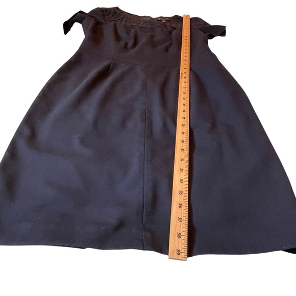 Brooks Brothers navy Fitted/Tailored Dress Lace Inserts-Size 12/More of a 10 - Picture 9 of 13